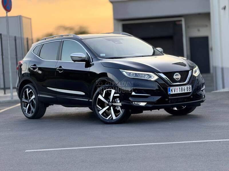 Nissan Qashqai / TEKNA PLUS / CVT
