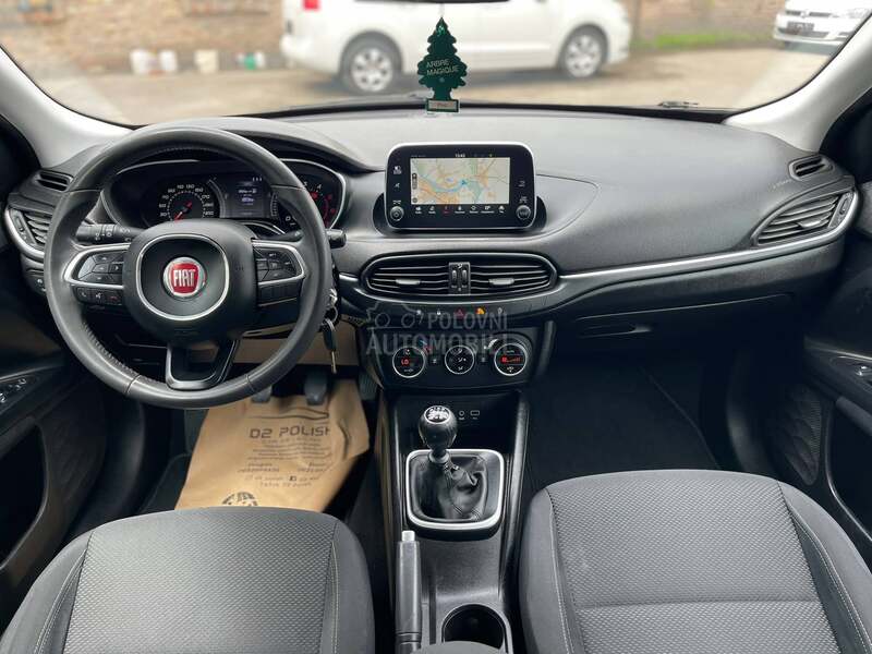 Fiat Tipo L E D  N A V I