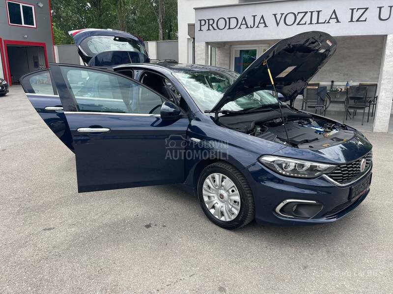 Fiat Tipo L E D  N A V I