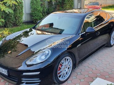 Porsche Panamera 4S
