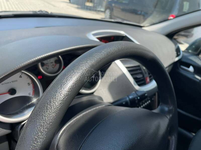 Peugeot 207 1.6hdi 2011 137.ooo
