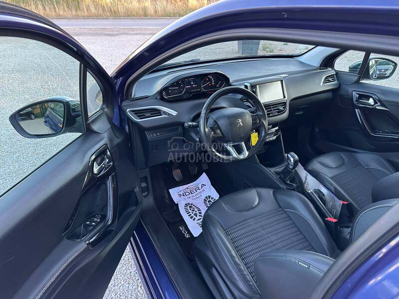 Peugeot 208 iz CH