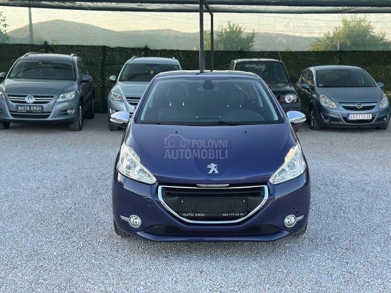 Peugeot 208 iz CH