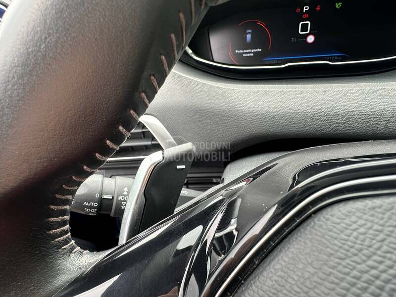 Peugeot 3008 Active business 1.2