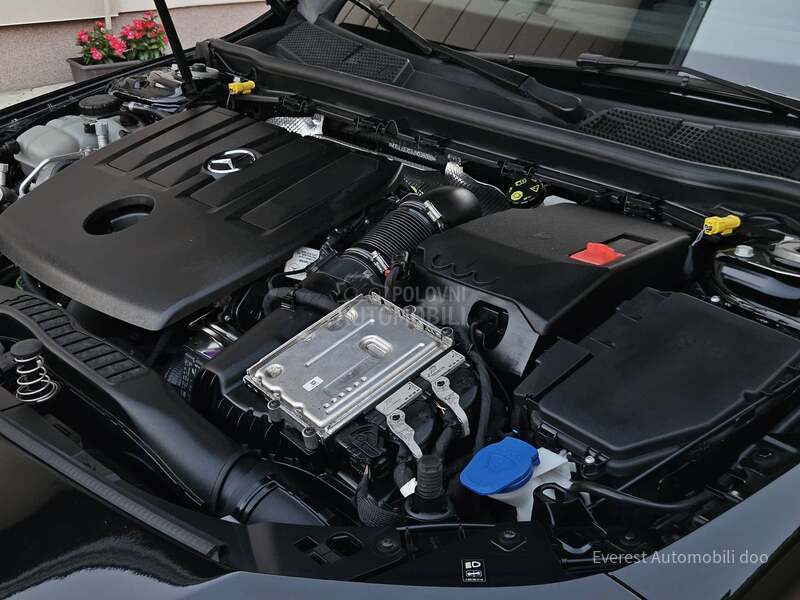 Mercedes Benz CLA 180 AMG/PANO/MEMORI