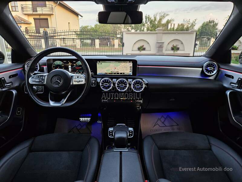Mercedes Benz CLA 180 AMG/PANO/MEMORI