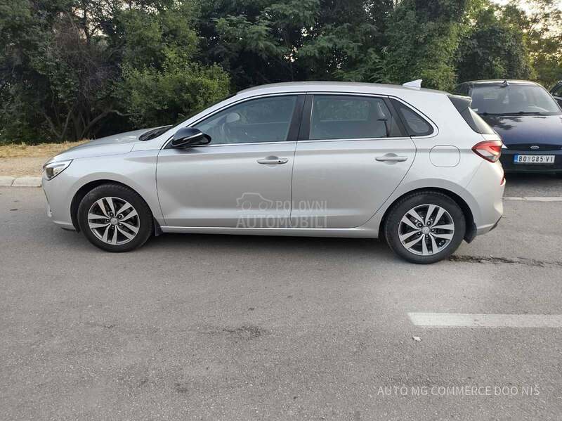 Hyundai i30 1.4 PREMIUM