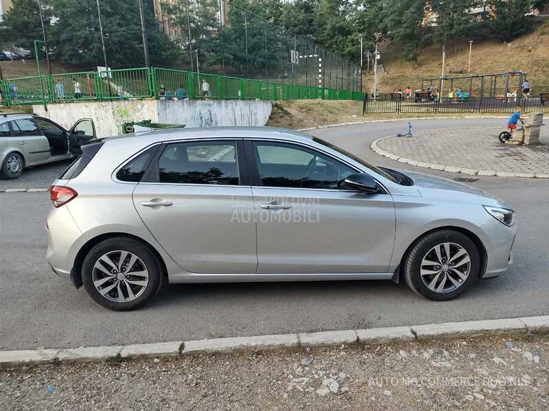 Hyundai i30 1.4 PREMIUM