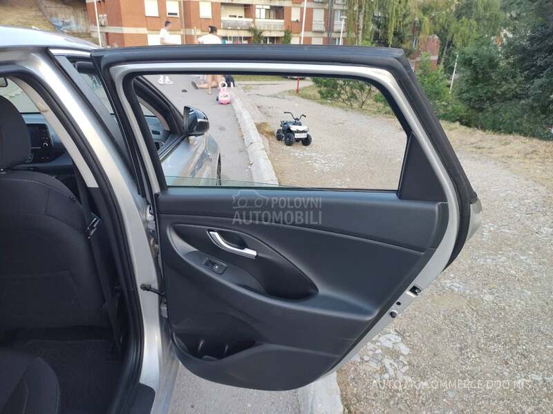 Hyundai i30 1.4 PREMIUM