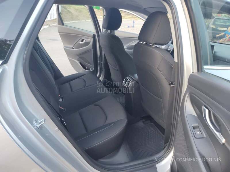 Hyundai i30 1.4 PREMIUM
