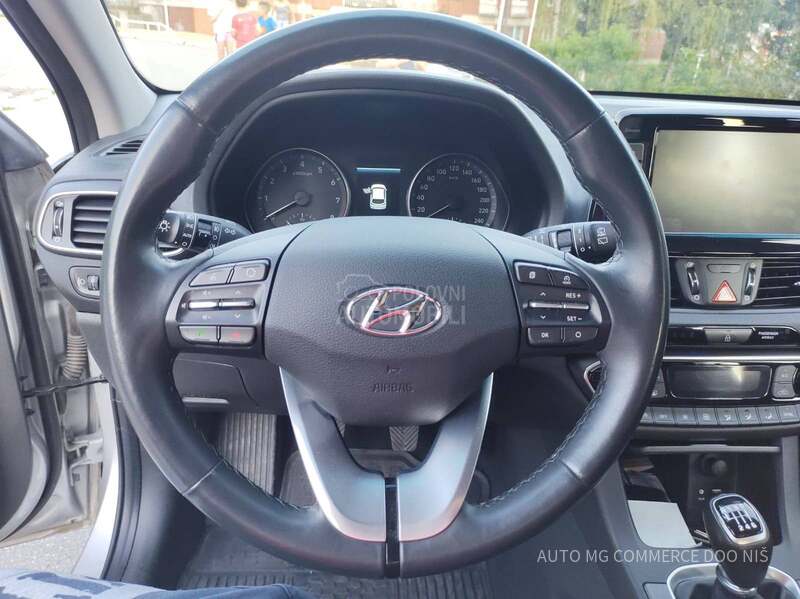 Hyundai i30 1.4 PREMIUM