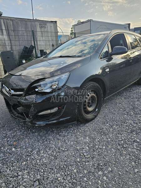 Opel Astra J 