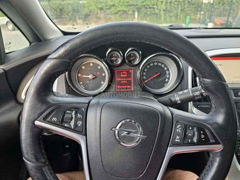 Opel Astra J 