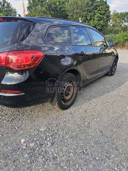 Opel Astra J 
