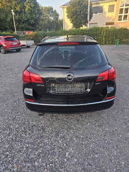 Opel Astra J 