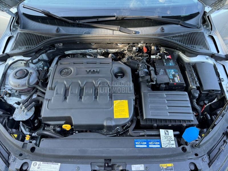 Škoda Octavia Media/Led