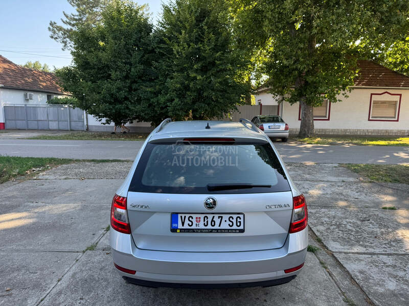 Škoda Octavia Media/Led