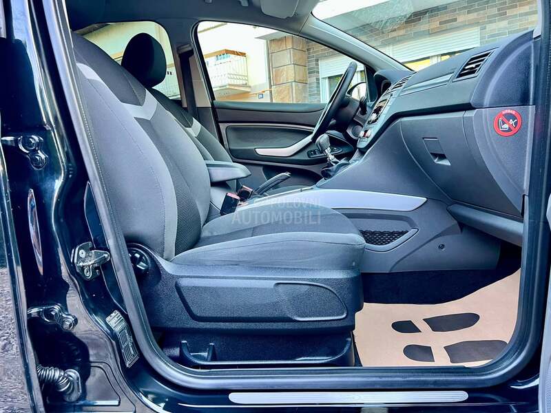 Ford Kuga 2.0TDCi /BLACK EDT