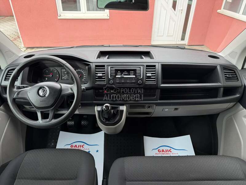 Volkswagen Transporter T6 2.0TDI CARAVELLE