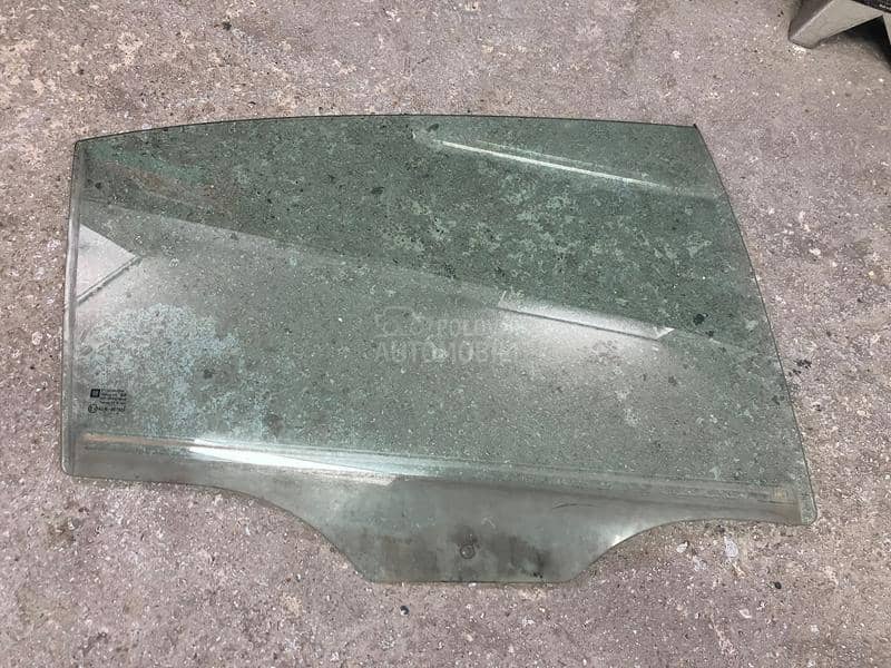 staklo vrata zadnje desno