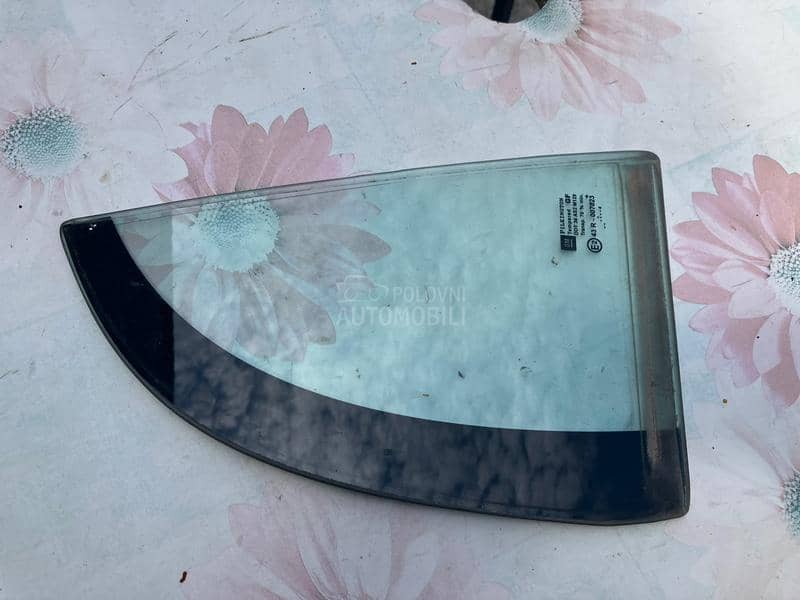 staklo leptir zadnje desno