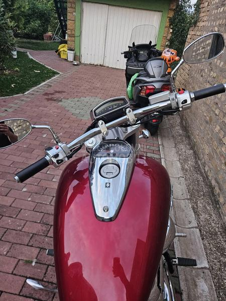 Suzuki intruder 1800