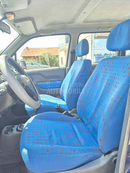 Opel Agila 1.0