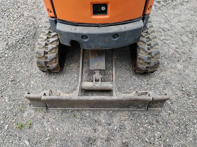 Hitachi ZX 17U