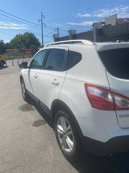Nissan Qashqai 1.6  family