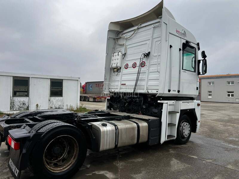 Renault MAGNUM