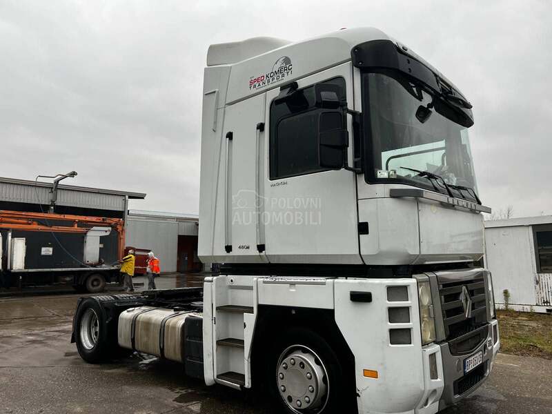 Renault MAGNUM