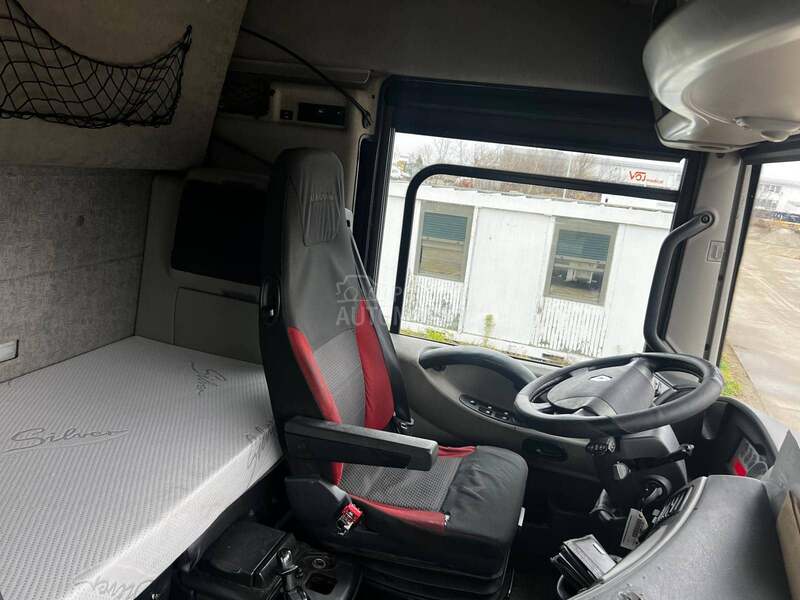Renault MAGNUM