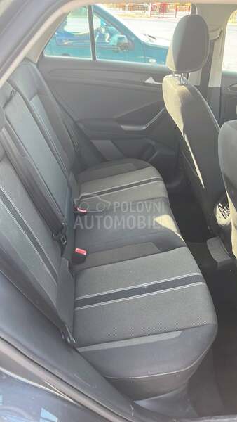 Volkswagen T-Roc 1.0