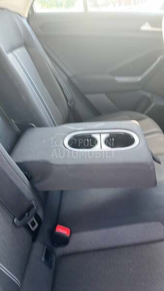 Volkswagen T-Roc 1.0
