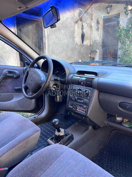 Opel Corsa B 1.4 CORSA