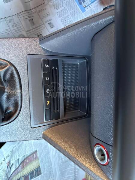 Volkswagen Touran 2.0 TDI NAV