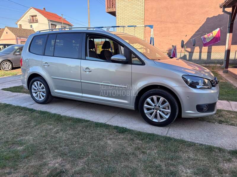 Volkswagen Touran 2.0 TDI NAV