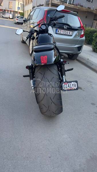Harley Davidson v road night road