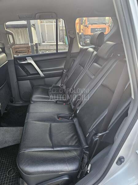 Toyota Land Cruiser 3.0  7sedista