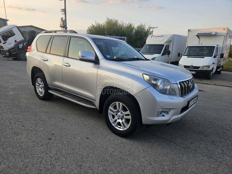 Toyota Land Cruiser 3.0  7sedista