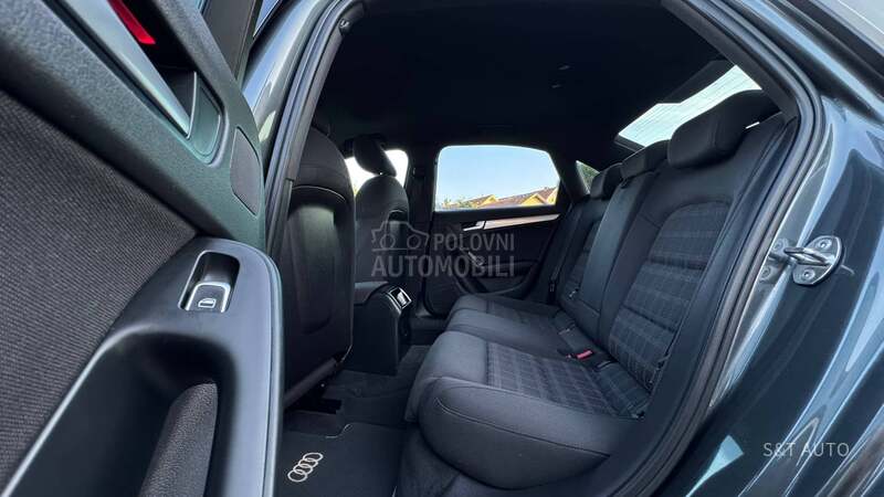 Audi A4 2.0TDI/SLINE/LED/NAV