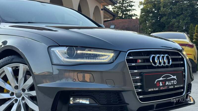 Audi A4 2.0TDI/SLINE/LED/NAV