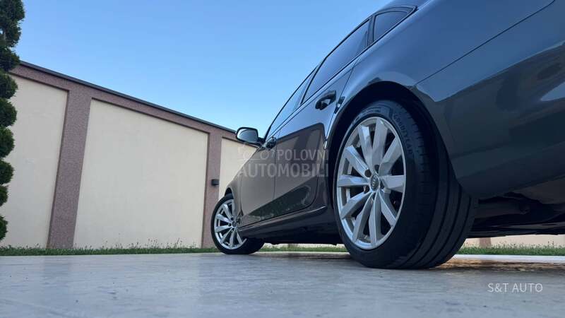 Audi A4 2.0TDI/SLINE/LED/NAV