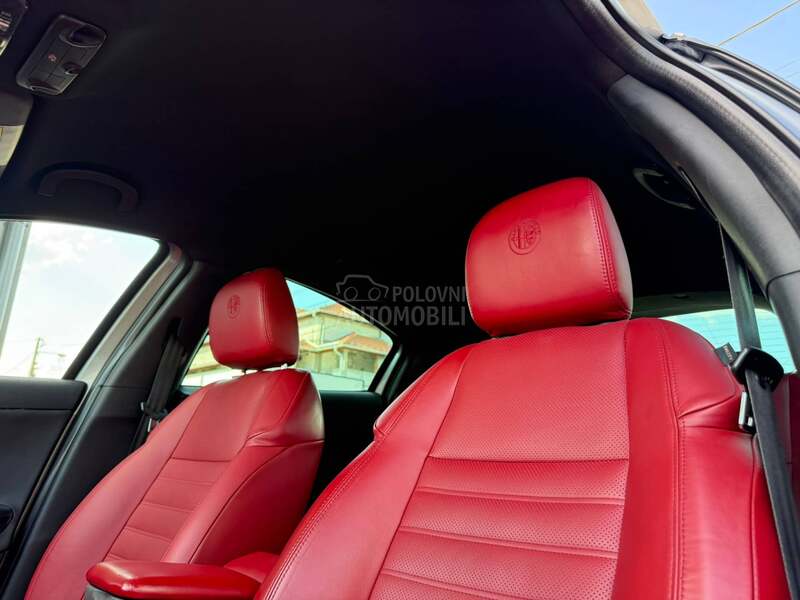 Alfa Romeo Giulietta 1750 TBI QV NAVl CH