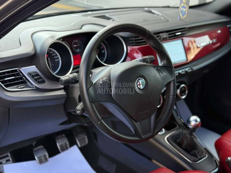 Alfa Romeo Giulietta 1750 TBI QV NAVl CH