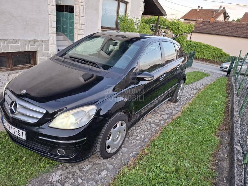Mercedes Benz B 180 