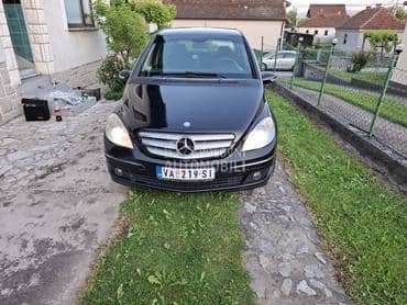 Mercedes Benz B 180 