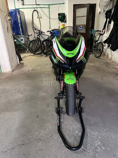 Kawasaki Ninja ZX6R