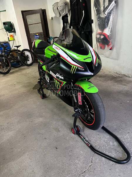 Kawasaki Ninja ZX6R