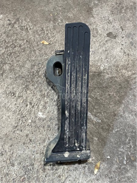 Pedala gasa, papucica